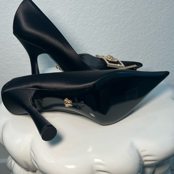 Versace Black Medusa Plaque Satin Pump - Picture 6 of 11